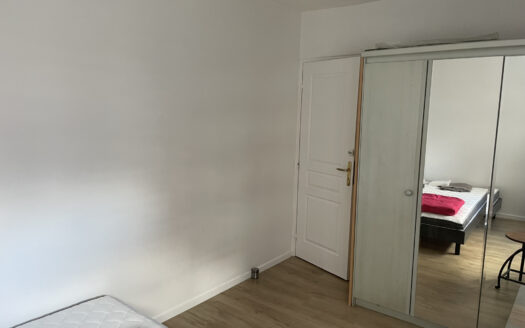 À Annecy, chambre en colocation de 11.81m2 en location