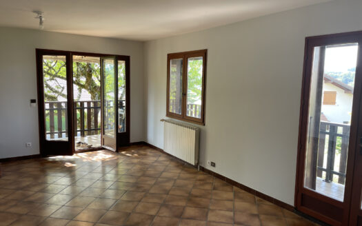 Maison avec 3 chambres en vente 499000 EUR à La Balme-De-Silli
